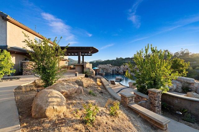 16997 Sky Valley Dr, Ramona, CA 92065