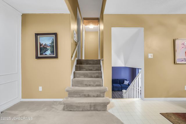 1031 CAROUSEL DRIVE, Jefferson City, MO 65101