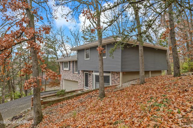 1031 CAROUSEL DRIVE, Jefferson City, MO 65101