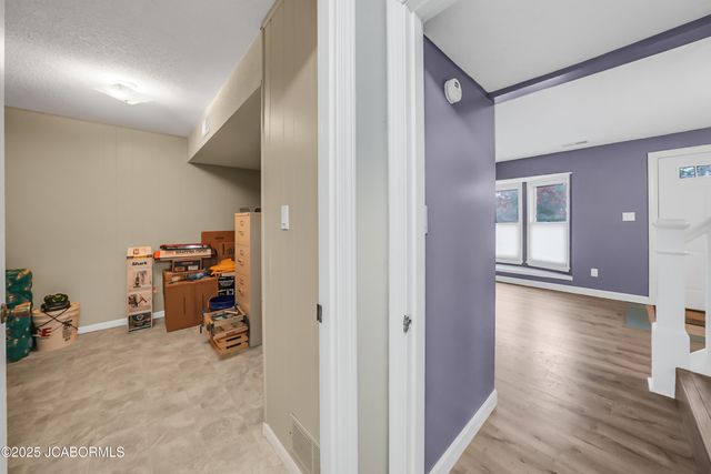 1031 CAROUSEL DRIVE, Jefferson City, MO 65101