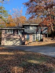 1031 CAROUSEL DRIVE, Jefferson City, MO 65101