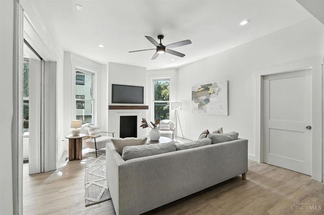 871 Hutchins Avenue, Cincinnati, OH 45229