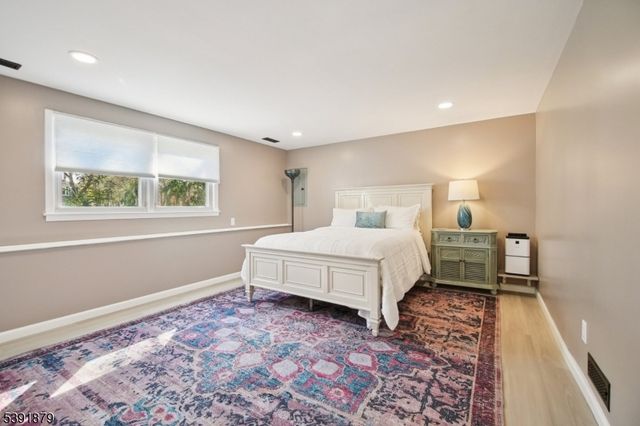 223 Chaucer Dr, Berkeley Heights Twp., NJ 07922