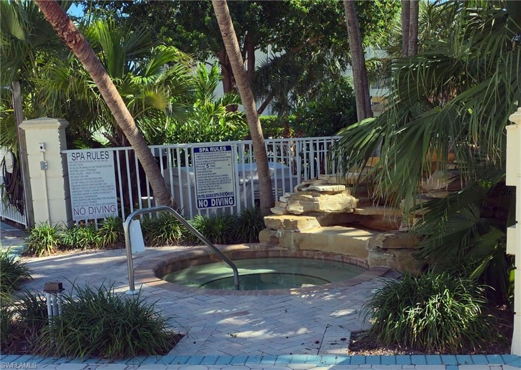 Image 8 of property listing at 4015 Palm Tree BLVD 304, Cape Coral, FL 33904