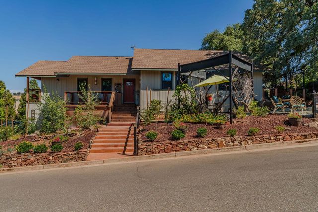 30 Bryson Dr, Sutter Creek, CA 95685
