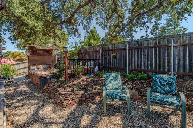 30 Bryson Dr, Sutter Creek, CA 95685