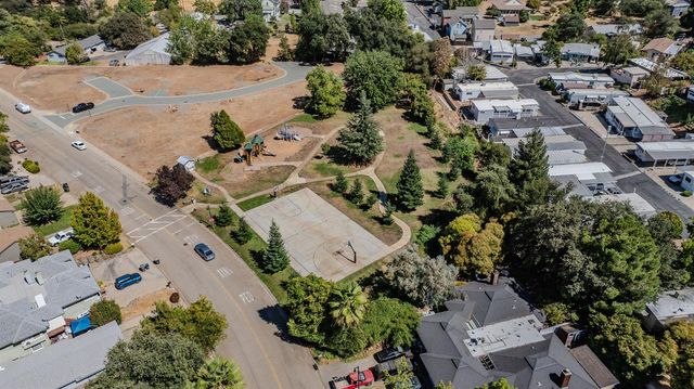 30 Bryson Dr, Sutter Creek, CA 95685