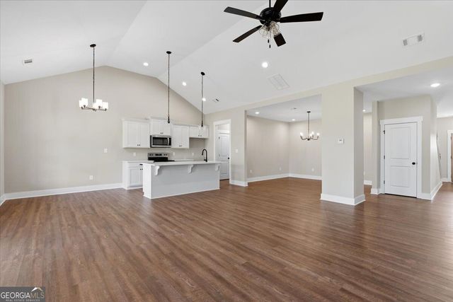 140 Overland Way, Gray, GA 31032