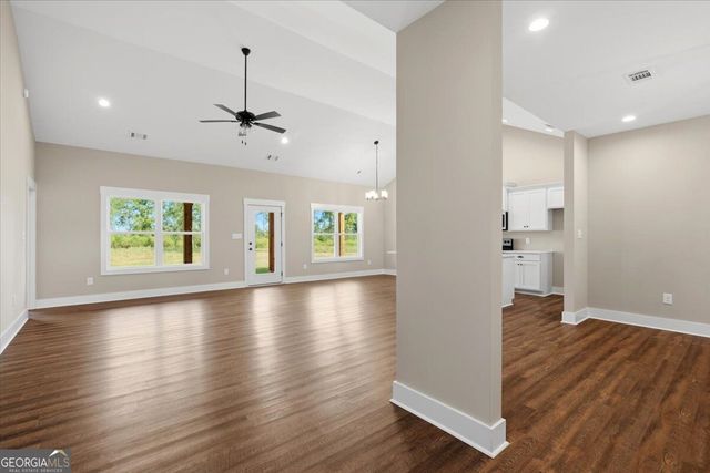 140 Overland Way, Gray, GA 31032