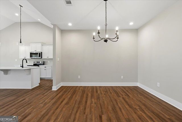 140 Overland Way, Gray, GA 31032