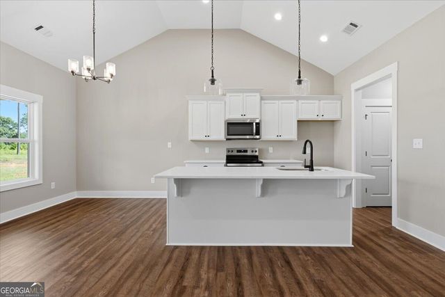 140 Overland Way, Gray, GA 31032