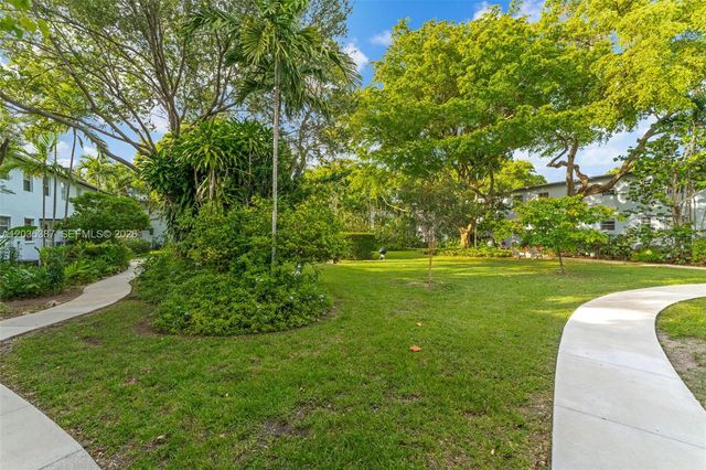 5685 SW 80th Street 58B, Miami, FL 33143