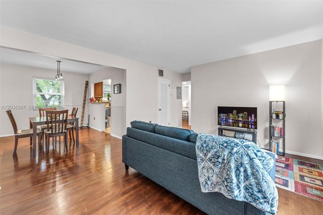 5685 SW 80th Street 58B, Miami, FL 33143