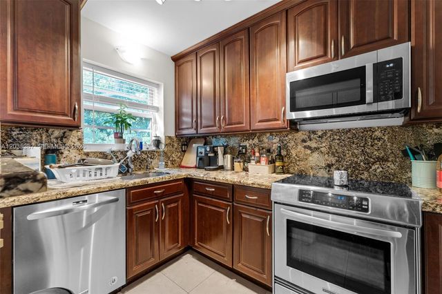 5685 SW 80th Street 58B, Miami, FL 33143