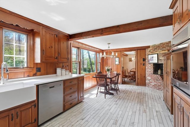 10 Lenway Rd, Newbury, MA 01922