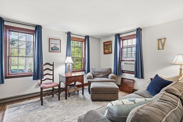 10 Lenway Rd, Newbury, MA 01922