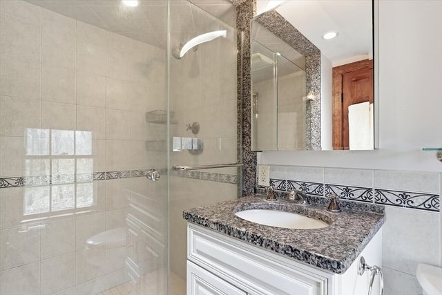 10 Lenway Rd, Newbury, MA 01922