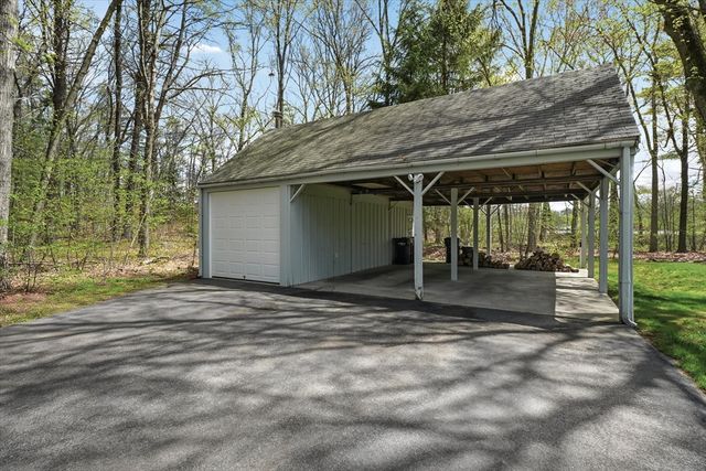 10 Lenway Rd, Newbury, MA 01922