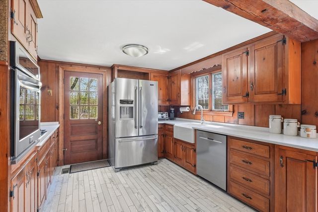 10 Lenway Rd, Newbury, MA 01922