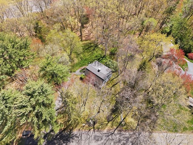10 Lenway Rd, Newbury, MA 01922