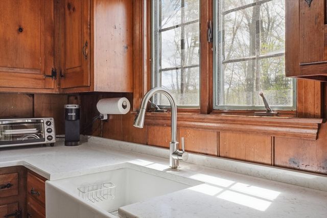 10 Lenway Rd, Newbury, MA 01922