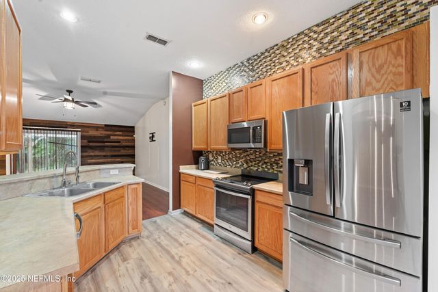 12239 PLUMBRIDGE Lane, Jacksonville, FL 32218