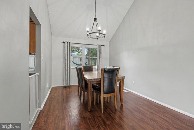 1005 EASTWIND AVE, Toms River, NJ 08753