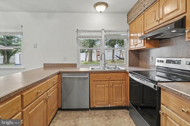 1005 EASTWIND AVE, Toms River, NJ 08753