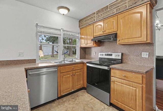 1005 EASTWIND AVE, Toms River, NJ 08753