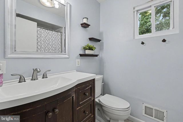 1005 EASTWIND AVE, Toms River, NJ 08753