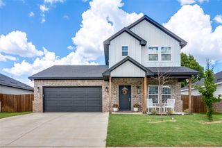108 Magnolia Estates St, Crowley, TX 76036