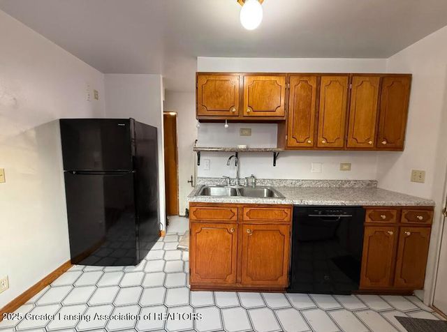 1321 Pompton Circle, Lansing, MI 48910