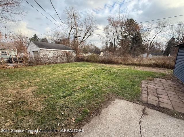 1321 Pompton Circle, Lansing, MI 48910