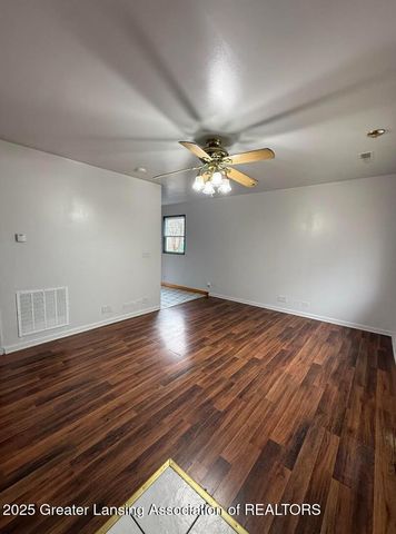 1321 Pompton Circle, Lansing, MI 48910