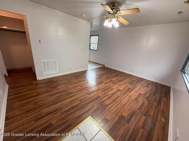 1321 Pompton Circle, Lansing, MI 48910