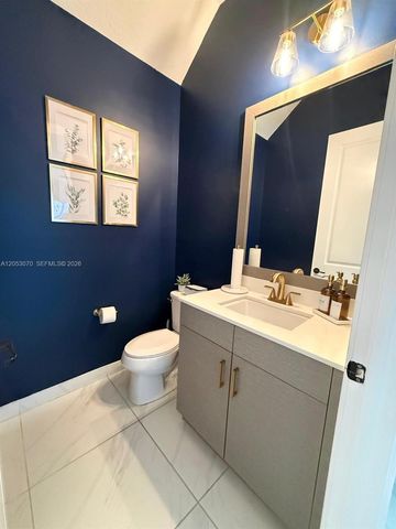 3258 W 99th Pl, Hialeah, FL 33018