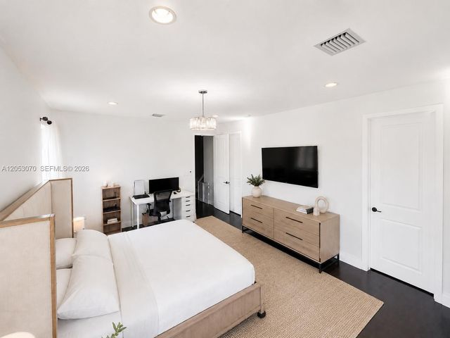 3258 W 99th Pl, Hialeah, FL 33018