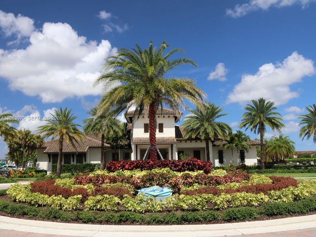 3258 W 99th Pl, Hialeah, FL 33018