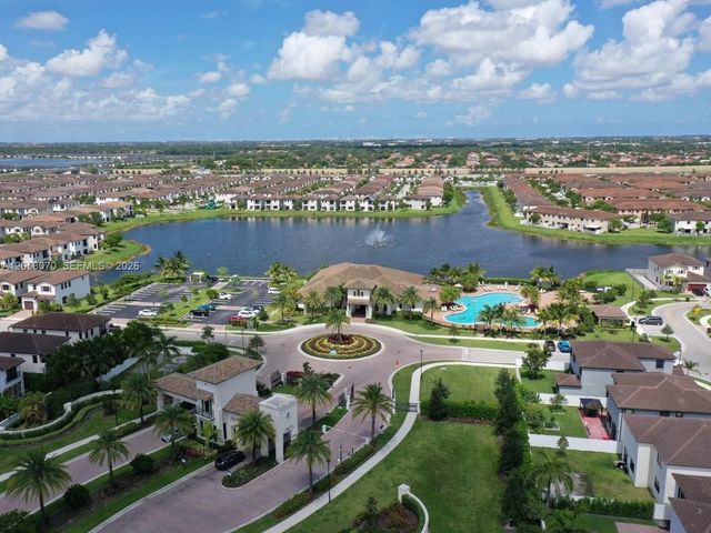 3258 W 99th Pl, Hialeah, FL 33018
