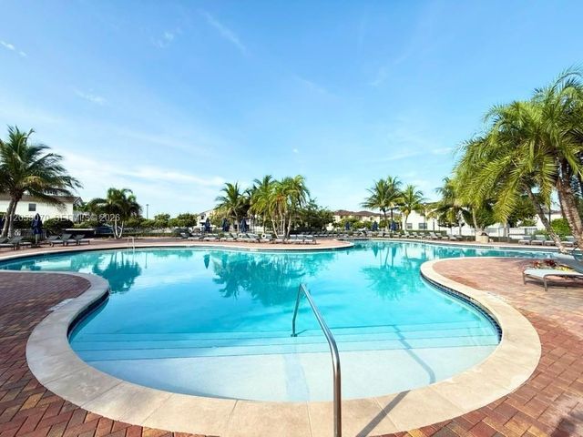 3258 W 99th Pl, Hialeah, FL 33018