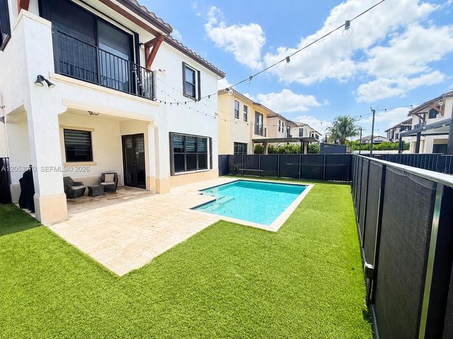 3258 W 99th Pl, Hialeah, FL 33018