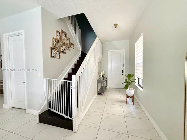 3258 W 99th Pl, Hialeah, FL 33018