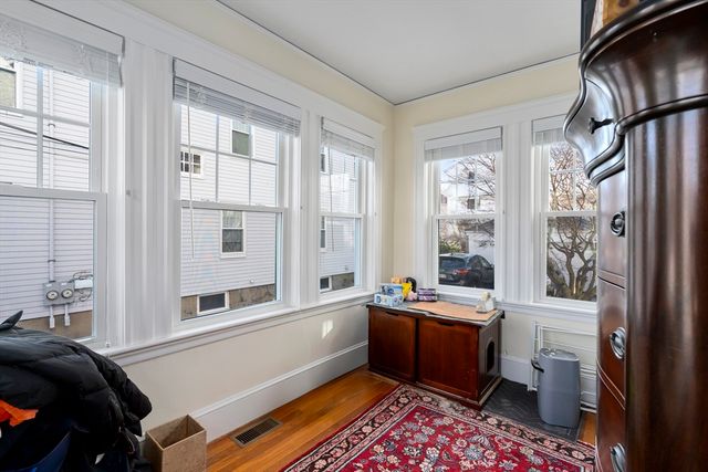 105 Poplar St 1, Watertown, MA 02472