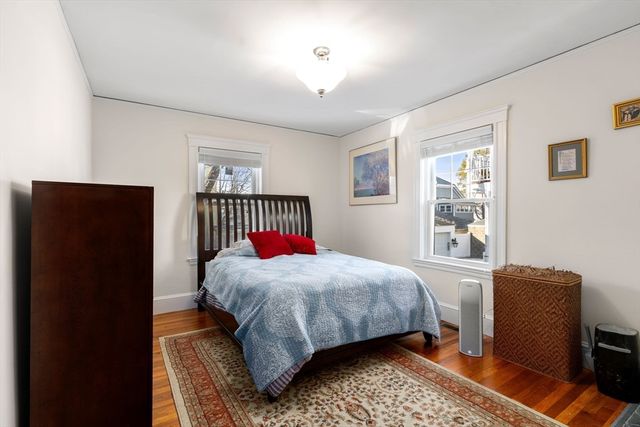 105 Poplar St 1, Watertown, MA 02472