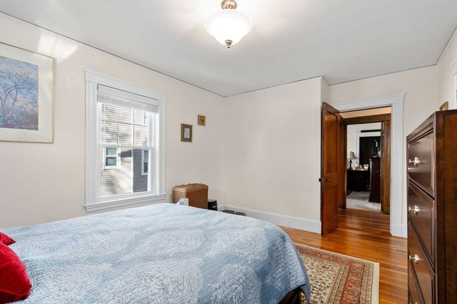 105 Poplar St 1, Watertown, MA 02472