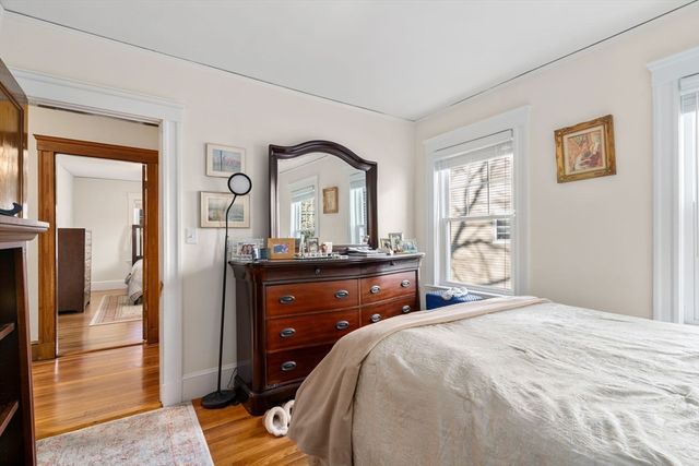 105 Poplar St 1, Watertown, MA 02472