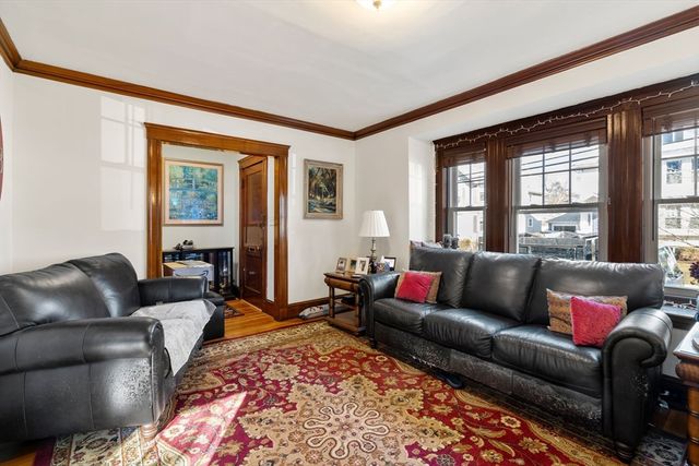 105 Poplar St 1, Watertown, MA 02472