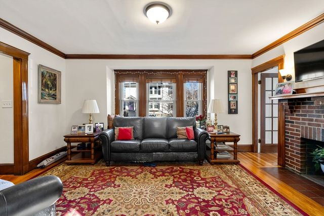 105 Poplar St 1, Watertown, MA 02472