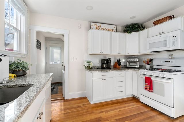 105 Poplar St 1, Watertown, MA 02472