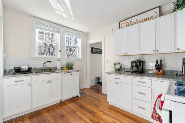 105 Poplar St 1, Watertown, MA 02472